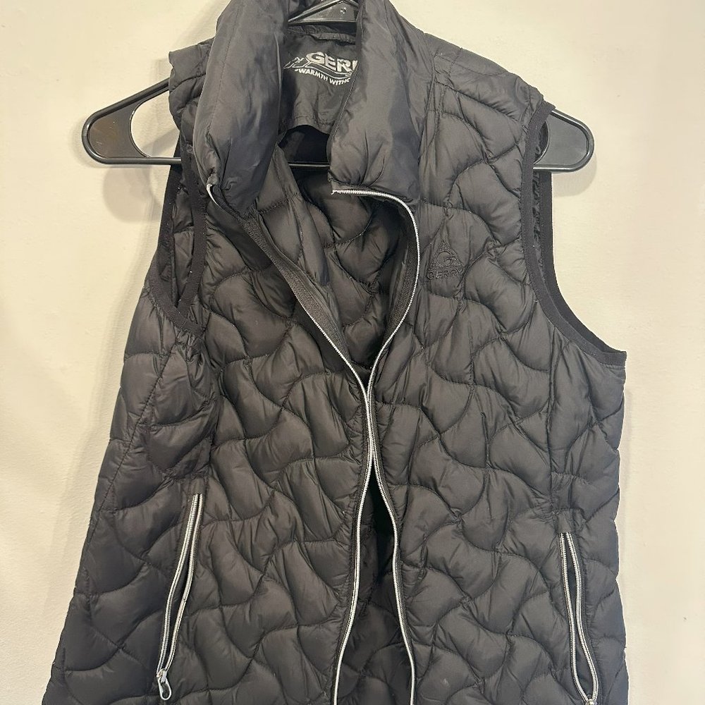 Gerry Women's Duck Down Vest Size Medium Light Weight Zip Pockets